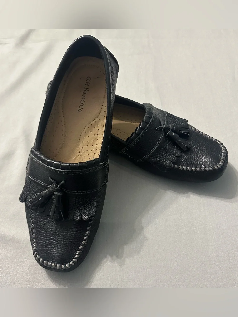 G.H. Bass & Co. Mens 9.5 M Black Leather Tassel Fringe Driving Loafers Moc Toe